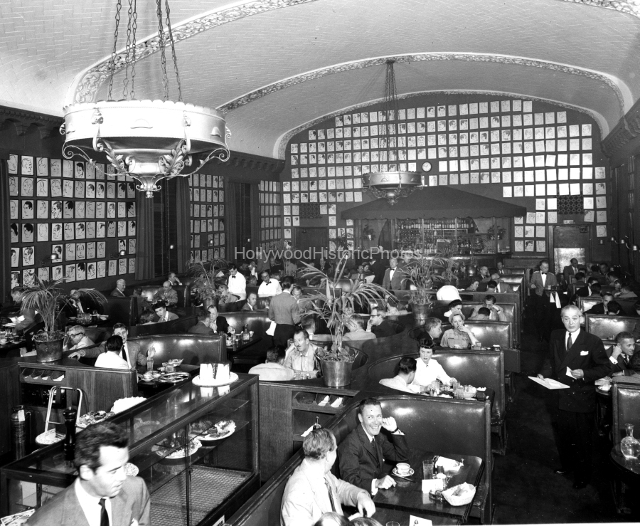 The Brown Derby 1952.jpg